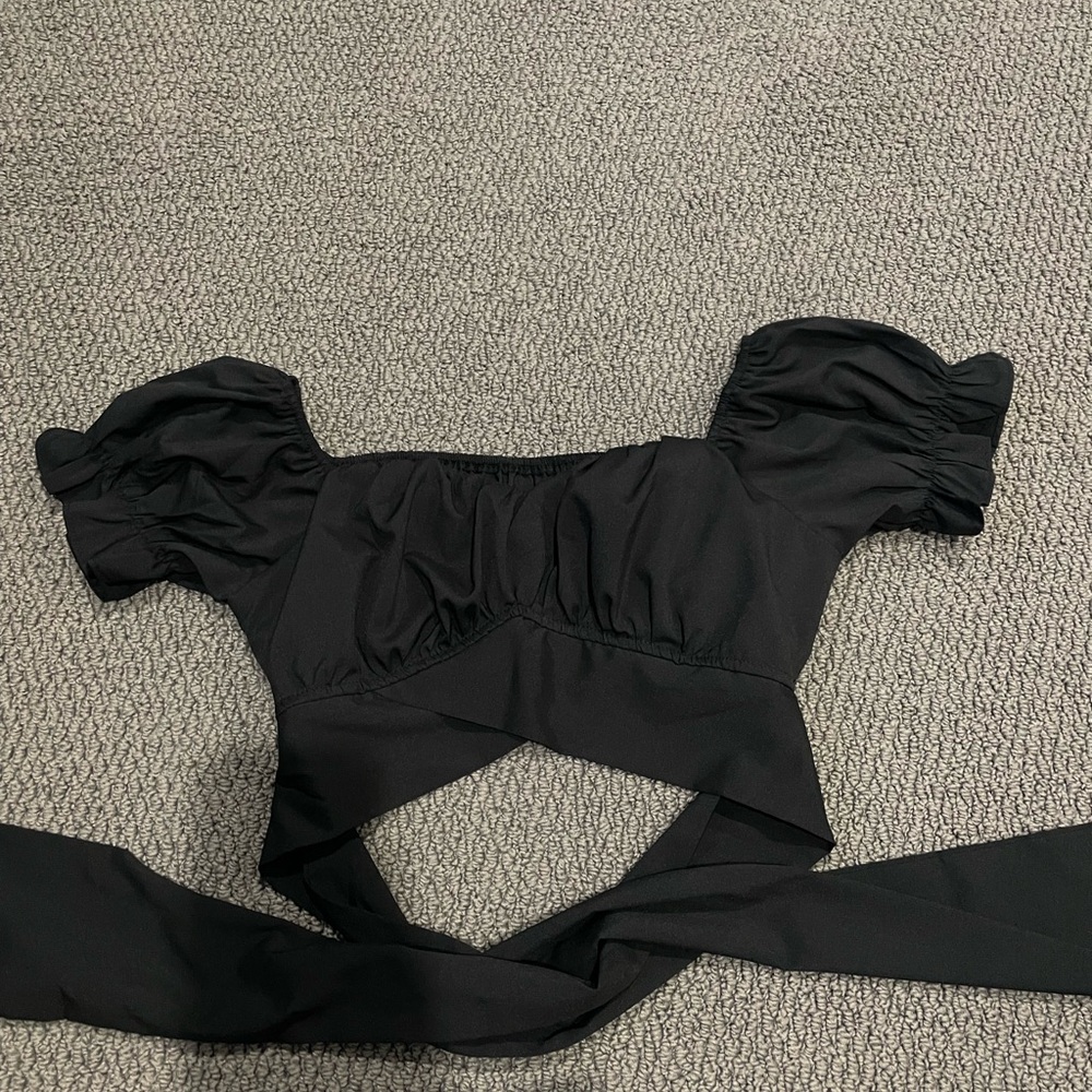 Black crop top